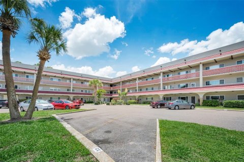 Condominio en venta en Clearwater, Florida, 2 dormitorios, 102.19 m2 № 2205237 - foto 4