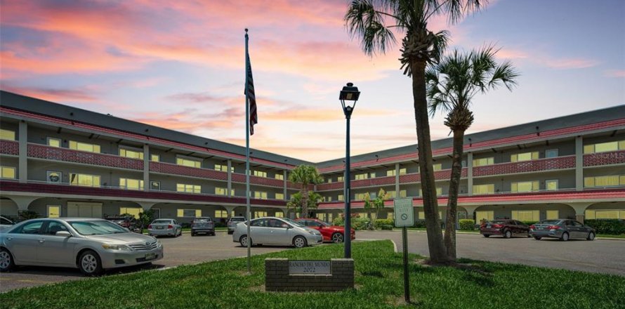 Condominio en Clearwater, Florida, 2 dormitorios № 2205237