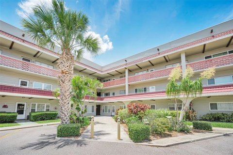 Condominio en venta en Clearwater, Florida, 2 dormitorios, 102.19 m2 № 2205237 - foto 3