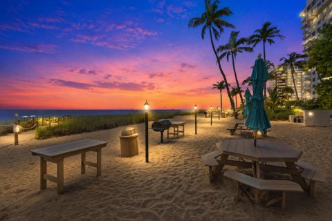 Condo in Lauderdale-by-the-Sea, Florida, 2 bedrooms  № 2370083