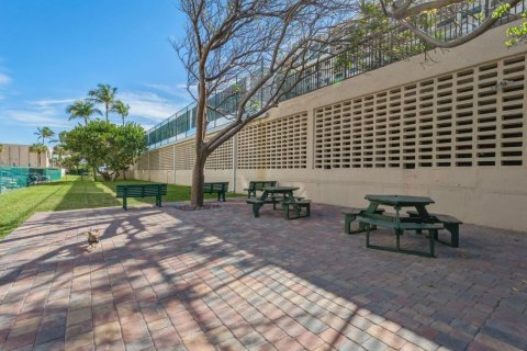 Condo in Lauderdale-by-the-Sea, Florida, 2 bedrooms  № 2370083 - photo 26