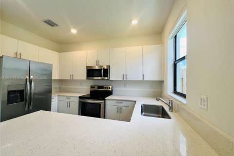 Снять в аренду кондоминиум в Хомстед, Флорида 3 спальни, 137.77м2, № 1956256 - фото 11