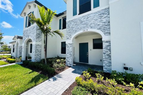 Снять в аренду кондоминиум в Хомстед, Флорида 3 спальни, 137.77м2, № 1956256 - фото 2