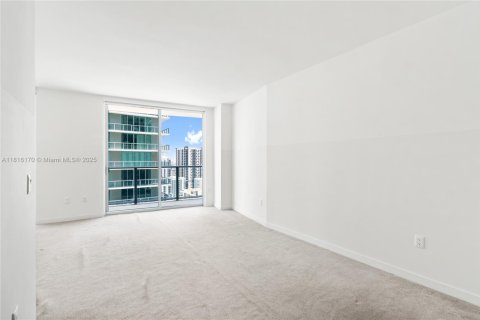 Купить кондоминиум в Майами, Флорида 49.24м2, № 2039511 - фото 25