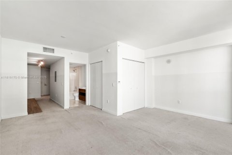 Купить кондоминиум в Майами, Флорида 49.24м2, № 2039511 - фото 27