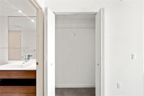 Купить кондоминиум в Майами, Флорида 49.24м2, № 2039511 - фото 26