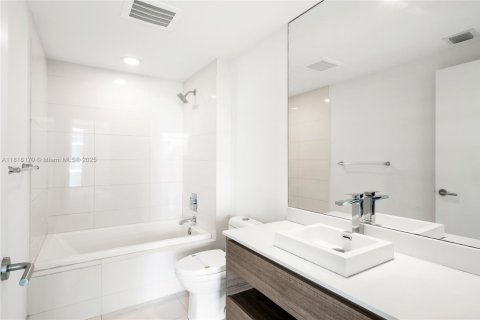 Купить кондоминиум в Майами, Флорида 49.24м2, № 2039511 - фото 6