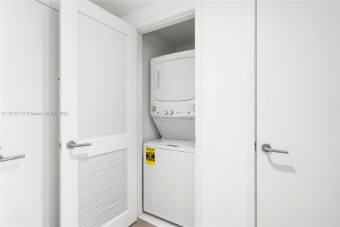 Купить кондоминиум в Майами, Флорида 49.24м2, № 2039511 - фото 18