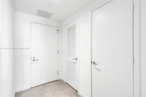 Купить кондоминиум в Майами, Флорида 49.24м2, № 2039511 - фото 17