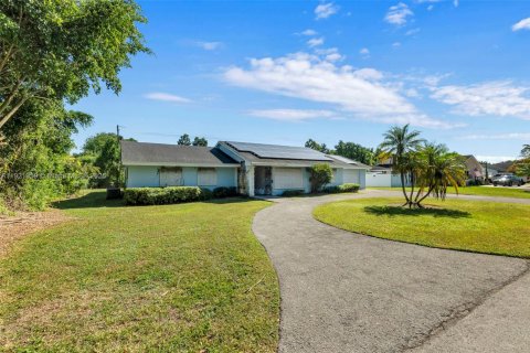 Casa en venta en Homestead, Florida, 3 dormitorios, 189.15 m2 № 1975902 - foto 2