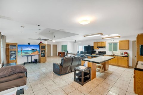 Casa en venta en Homestead, Florida, 3 dormitorios, 189.15 m2 № 1975902 - foto 9