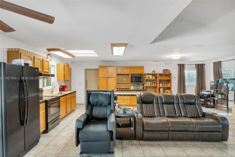 Casa en venta en Homestead, Florida, 3 dormitorios, 189.15 m2 № 1975902 - foto 10