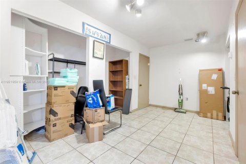 Casa en venta en Homestead, Florida, 3 dormitorios, 189.15 m2 № 1975902 - foto 20