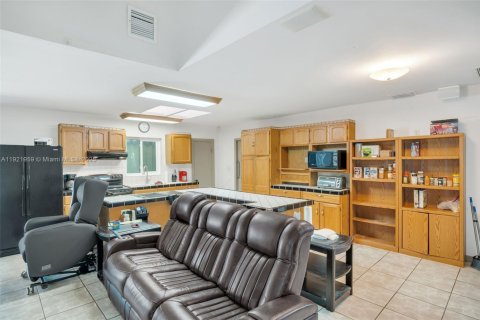 Casa en venta en Homestead, Florida, 3 dormitorios, 189.15 m2 № 1975902 - foto 11
