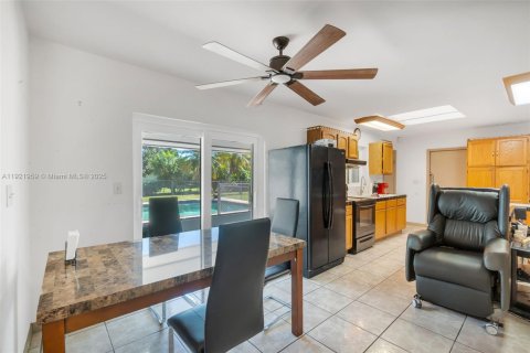 Casa en venta en Homestead, Florida, 3 dormitorios, 189.15 m2 № 1975902 - foto 14