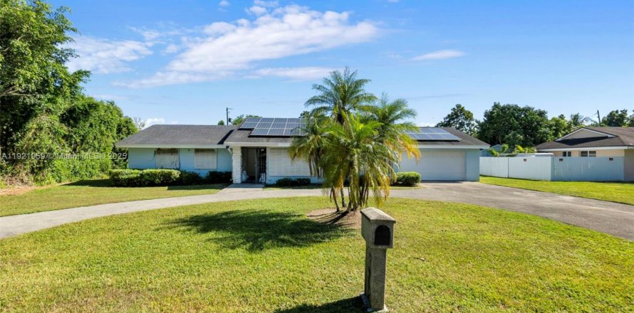 Casa en Homestead, Florida 3 dormitorios, 189.15 m2 № 1975902