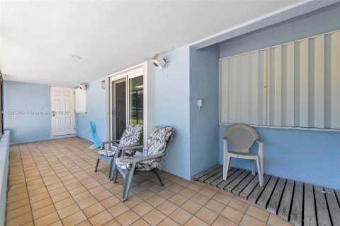 Casa en venta en Homestead, Florida, 3 dormitorios, 189.15 m2 № 1975902 - foto 28