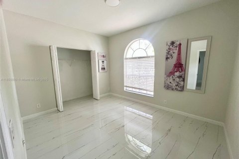 House in Coral Springs, Florida 4 bedrooms, 224.27 sq.m. № 1878952 - photo 16