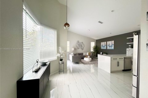 House in Coral Springs, Florida 4 bedrooms, 224.27 sq.m. № 1878952 - photo 6