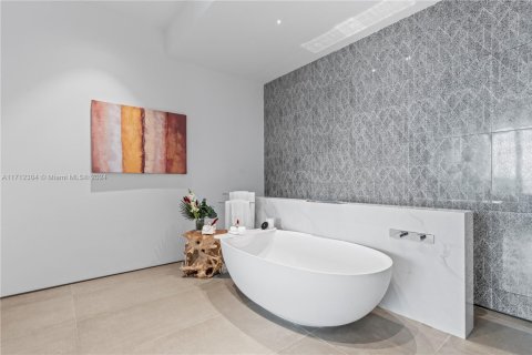 Copropriété à vendre à Miami, Floride: 6 chambres, 620.22 m2 № 1938141 - photo 13