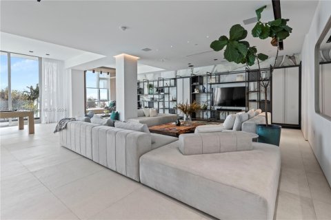 Copropriété à vendre à Miami, Floride: 6 chambres, 620.22 m2 № 1938141 - photo 3