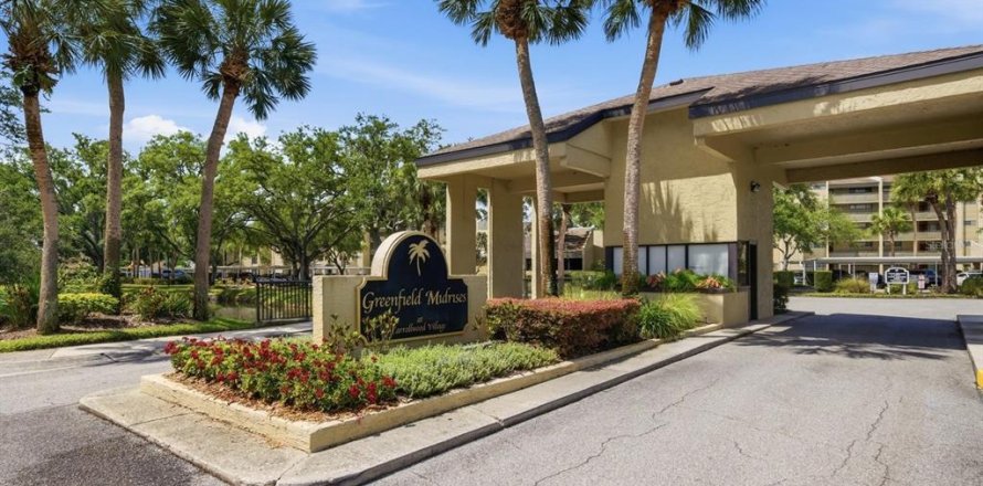 Condo in Tampa, Florida, 2 bedrooms № 2113952