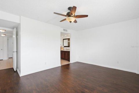 Condo in Tampa, Florida, 2 bedrooms № 2113952 - photo 26