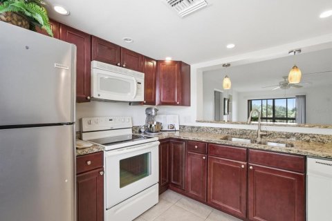 Condo in Tampa, Florida, 2 bedrooms № 2113952 - photo 9