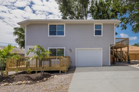 House in Sarasota, Florida 3 bedrooms, 102.56 sq.m. № 1625459 - photo 2