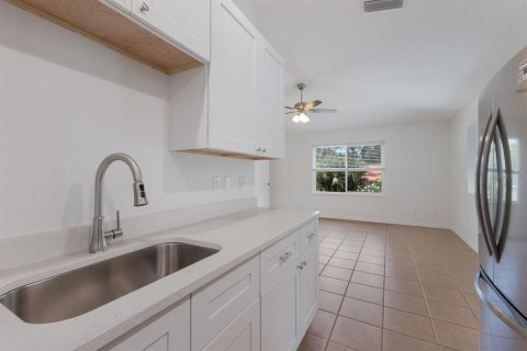 House in Sarasota, Florida 3 bedrooms, 102.56 sq.m. № 1625459 - photo 19