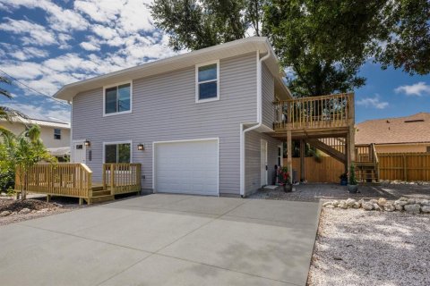 House in Sarasota, Florida 3 bedrooms, 102.56 sq.m. № 1625459 - photo 1