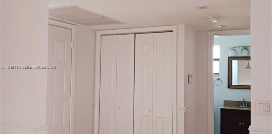 Condo in Coconut Creek, Florida, 2 bedrooms  № 1972794