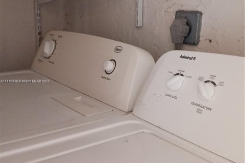 Condo in Coconut Creek, Florida, 2 bedrooms  № 1972794 - photo 6