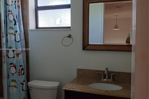 Condo in Coconut Creek, Florida, 2 bedrooms  № 1972794 - photo 3