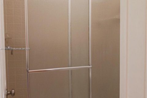 Condo in Coconut Creek, Florida, 2 bedrooms  № 1972794 - photo 8