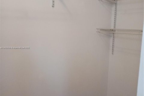 Condo in Coconut Creek, Florida, 2 bedrooms  № 1972794 - photo 9