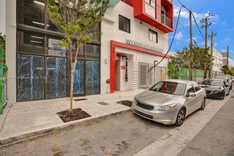 Commercial property in Miami, Florida № 1862613 - photo 2
