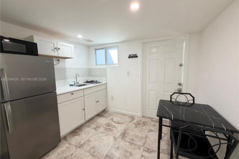 Immobilier commercial à louer à Miami, Floride: 1 chambre № 2384952 - photo 3
