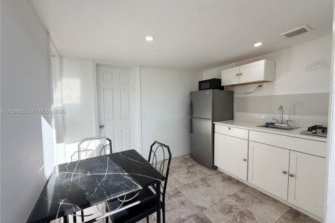 Immobilier commercial à Miami, Floride 1 chambre № 2384952