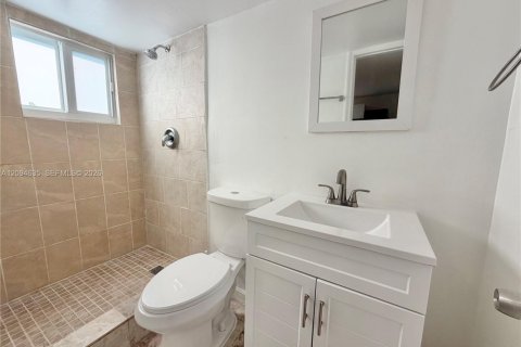 Immobilier commercial à louer à Miami, Floride: 1 chambre № 2384952 - photo 5