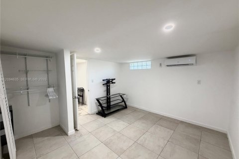 Immobilier commercial à louer à Miami, Floride: 1 chambre № 2384952 - photo 6
