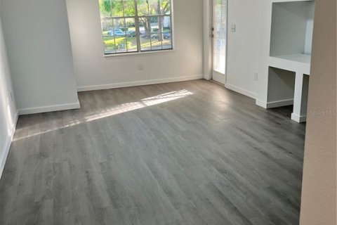 Condo in Orlando, Florida, 1 bedroom  № 1906184 - photo 10