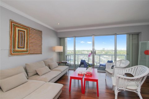 Condo in Miami, Florida, 1 bedroom  № 1926302 - photo 3