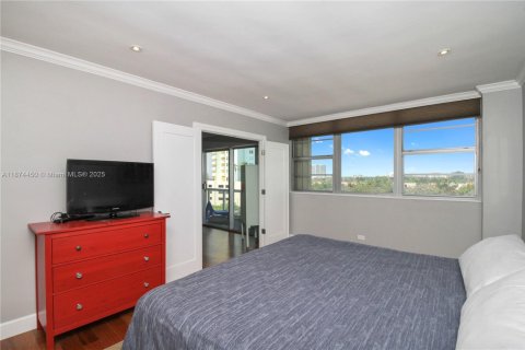 Condo in Miami, Florida, 1 bedroom  № 1926302 - photo 10