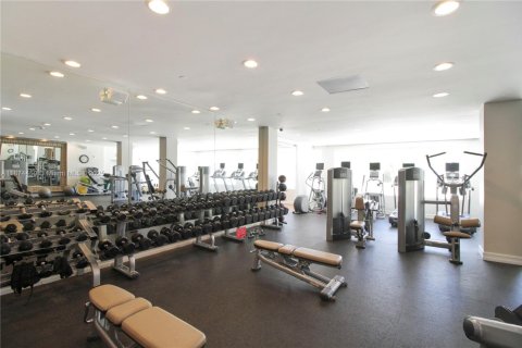 Condo in Miami, Florida, 1 bedroom  № 1926302 - photo 11