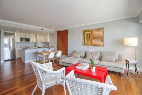 Condo in Miami, Florida, 1 bedroom  № 1926302 - photo 2