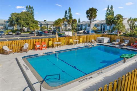 Купить кондоминиум в Мелборн, Флорида 5 комнат, 94.76м2, № 1983476 - фото 25