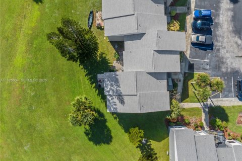 Купить кондоминиум в Мелборн, Флорида 5 комнат, 94.76м2, № 1983476 - фото 24