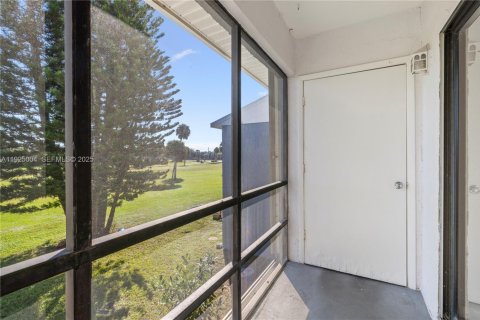 Купить кондоминиум в Мелборн, Флорида 5 комнат, 94.76м2, № 1983476 - фото 15