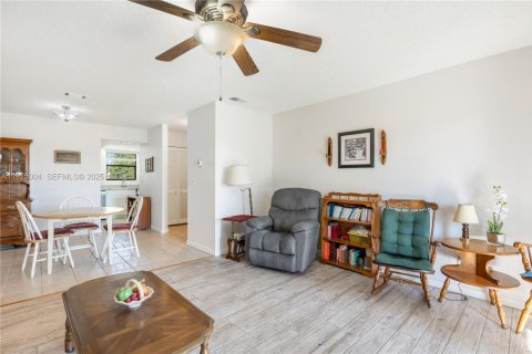 Купить кондоминиум в Мелборн, Флорида 5 комнат, 94.76м2, № 1983476 - фото 10